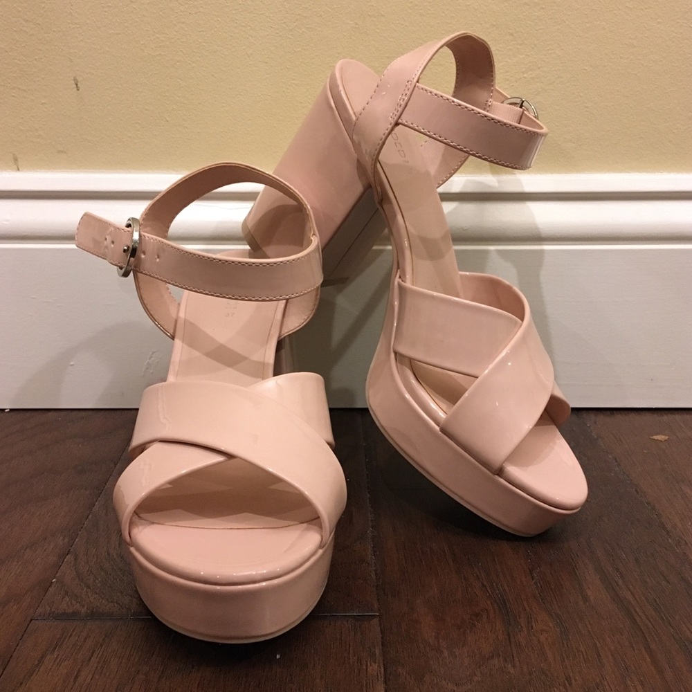 🆕 3/$10 ✨ NWOT H&M Platform sandals